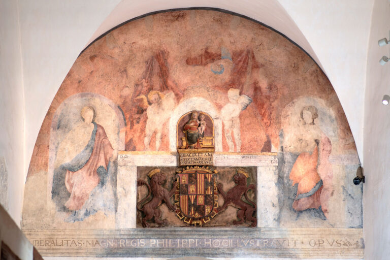 PINTURA MURAL i ESCUT DE LA INFERMERIA DEL MONESTIR DE PEDRALBES