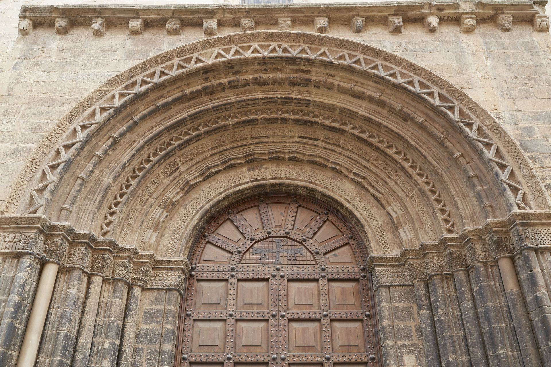 Portalada Assumpció Gandesa abans