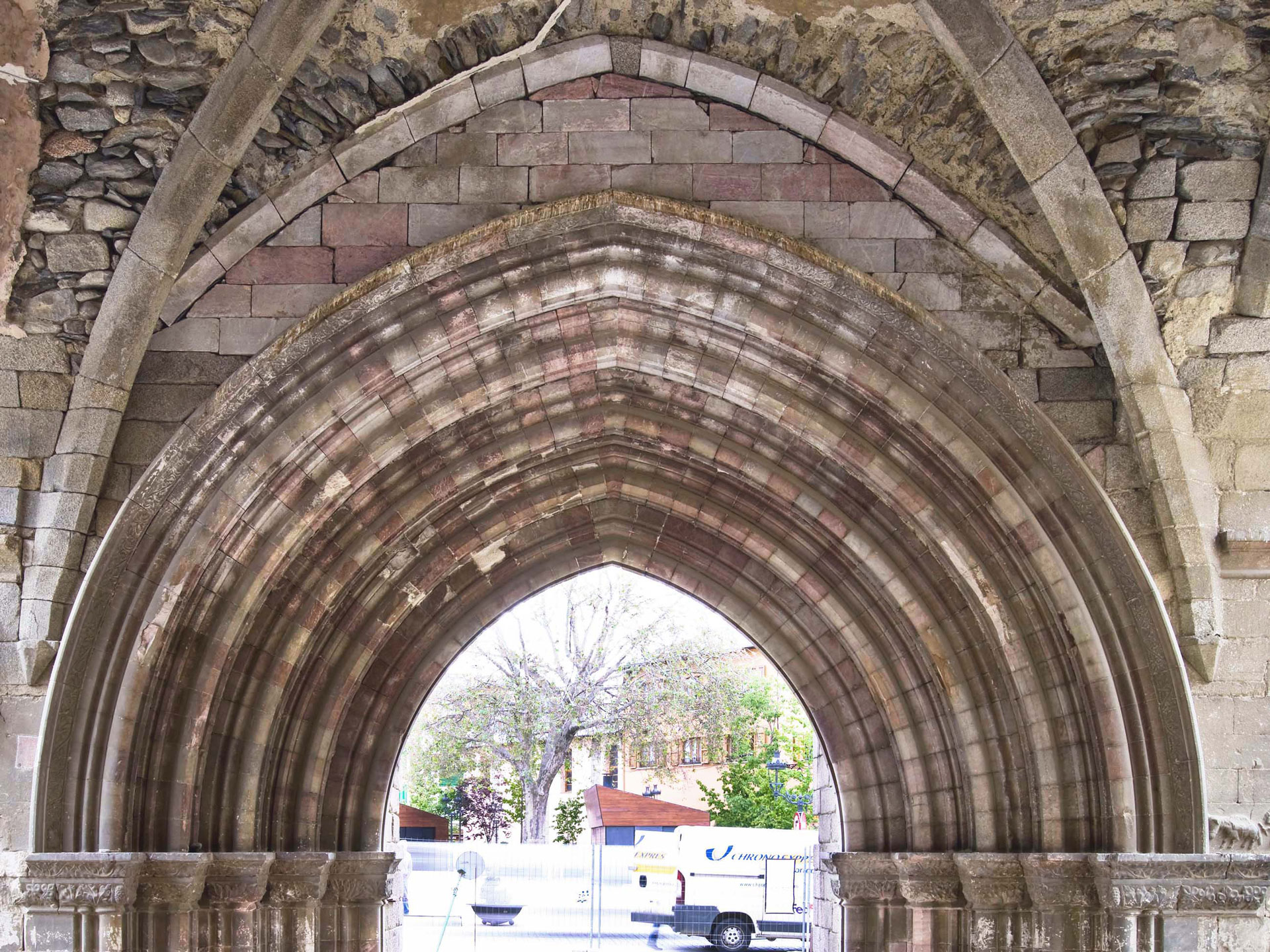 PORTADA SANTA MARIA PUIGCERDA